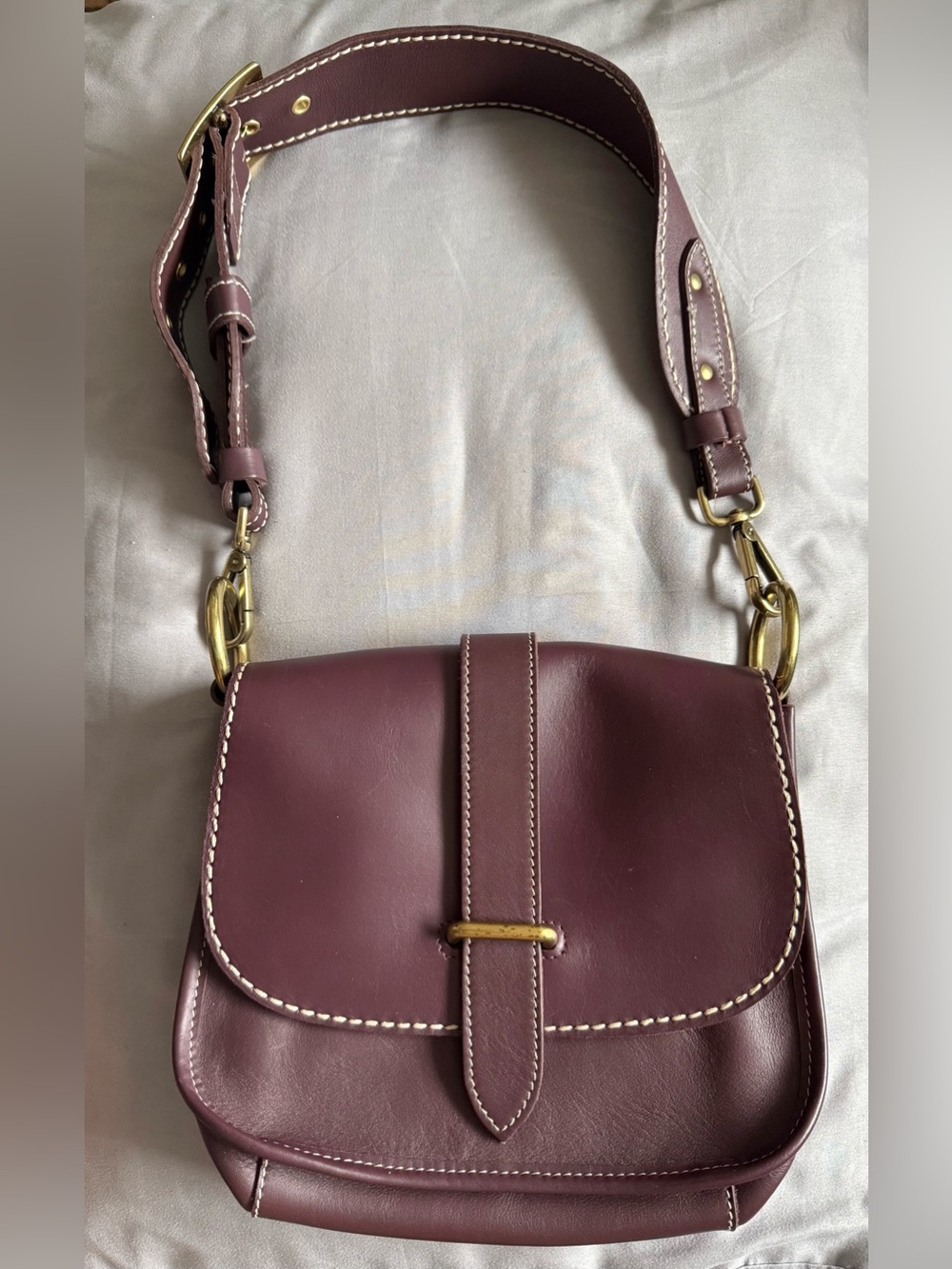 euc Roots Canada Women’s Purple Leather shoulder Bag - Picture 1 of 10
